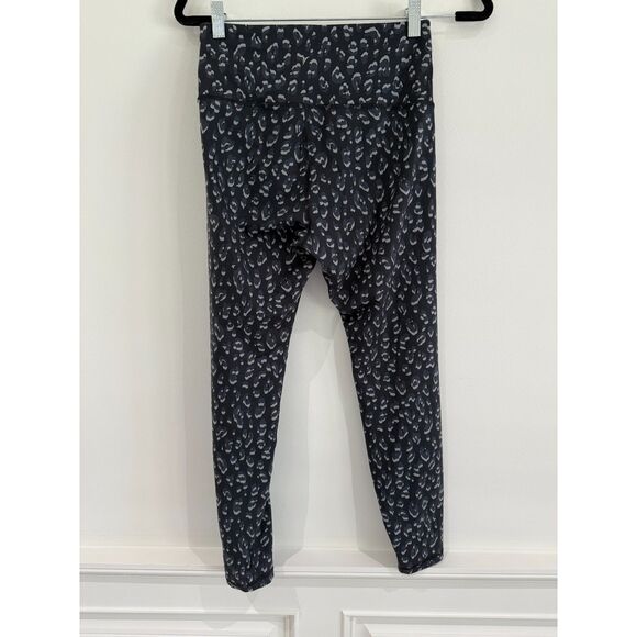 Old Navy Active - Elevate Legging - Go Dry - Medium EUC - Picture 1 of 4